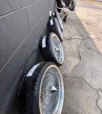 22" Dayton Wire Wheel for sale !!
22" Like new wire wheels W NEW 265/35/22